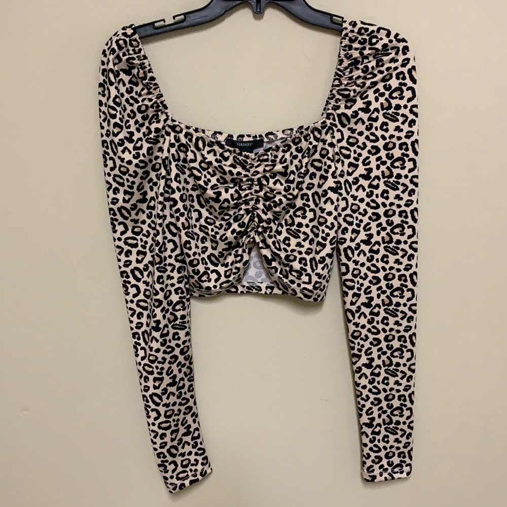 Forever 21 Long Sleeve Leopard CropTop With Ruching.